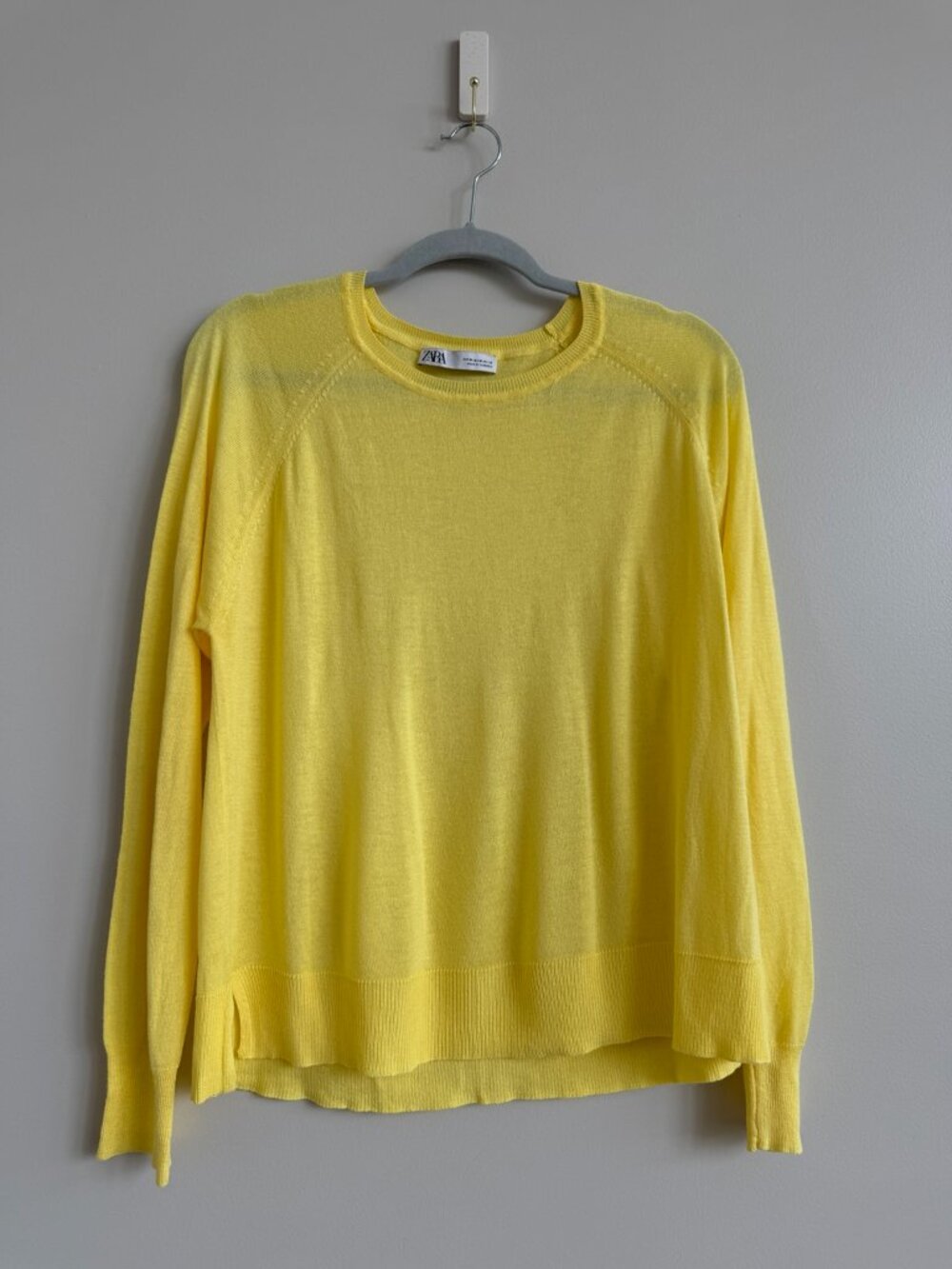 ZARA Bright Yellow Lightweight Knit Sweater Size M